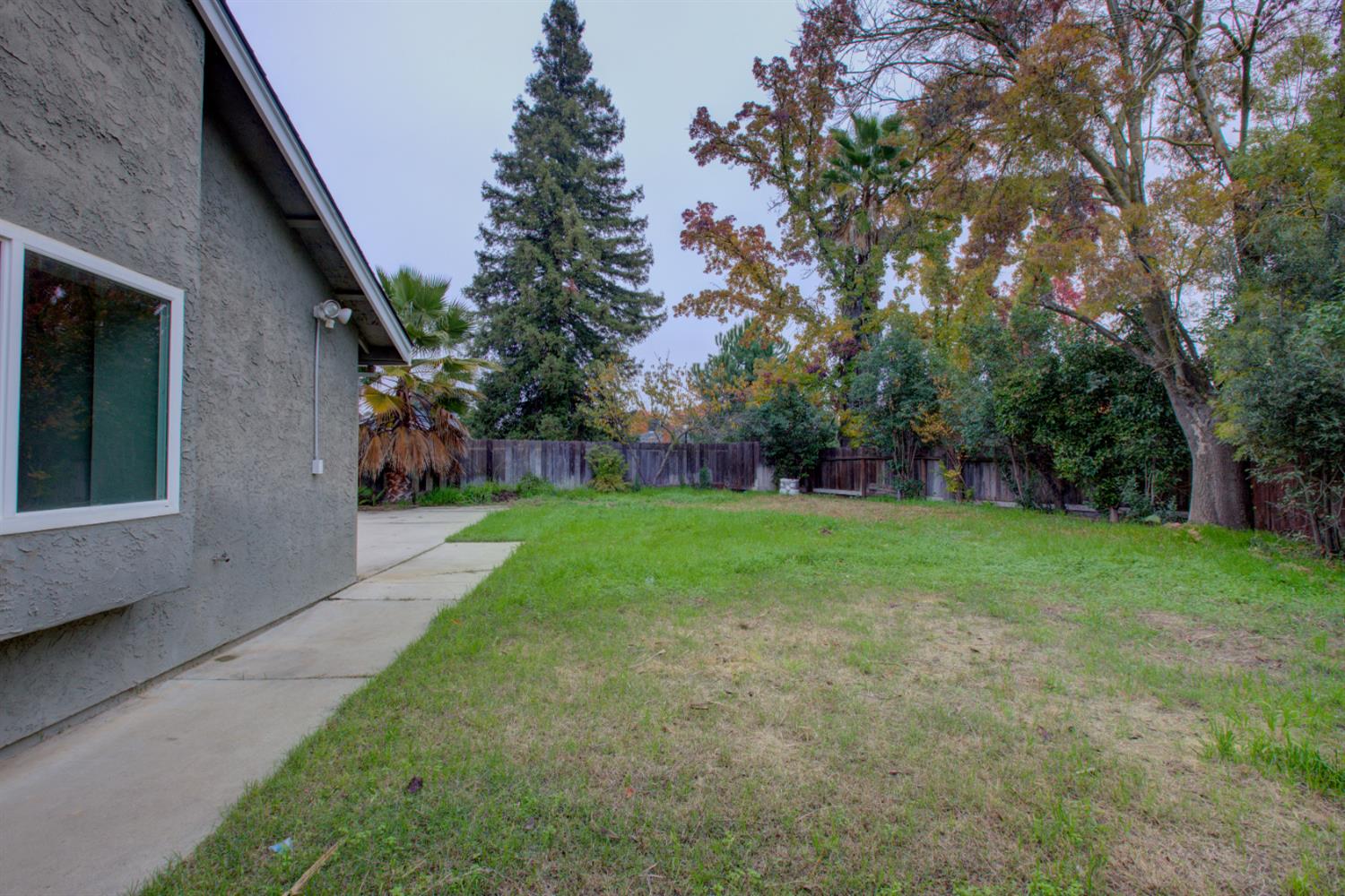3772 Duke Court Merced, CA 95348 - Photo 38 of 40 a view of yard with green space