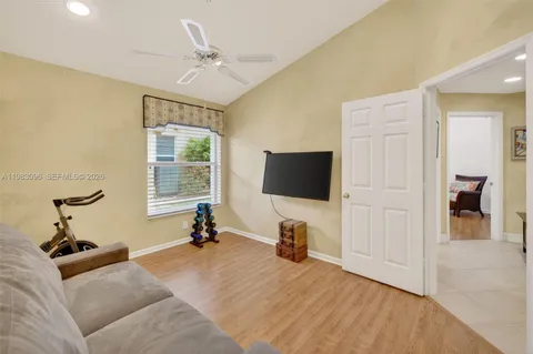$1,000,000 | 1083 Southwest 156th Terrace, Pembroke Pines, FL 33027