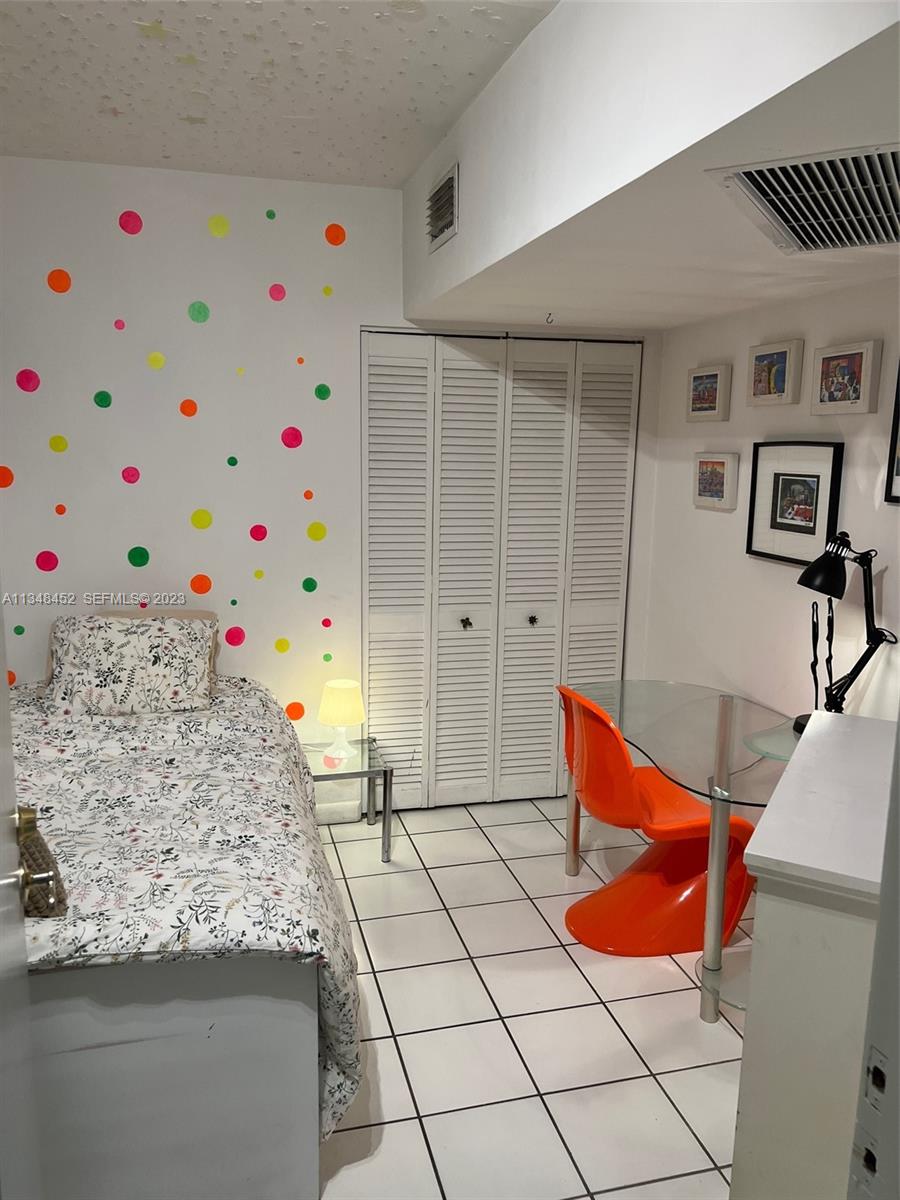 100 Lincoln Road, Unit 1007 Miami Beach, FL 33139 - Photo 31 of 82