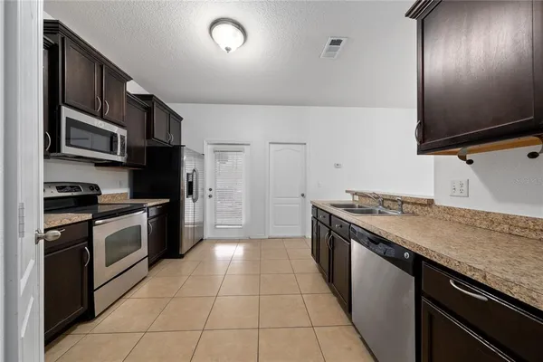 $2,350 | 1704 Buckeye Falls Way, Orlando, FL 32824