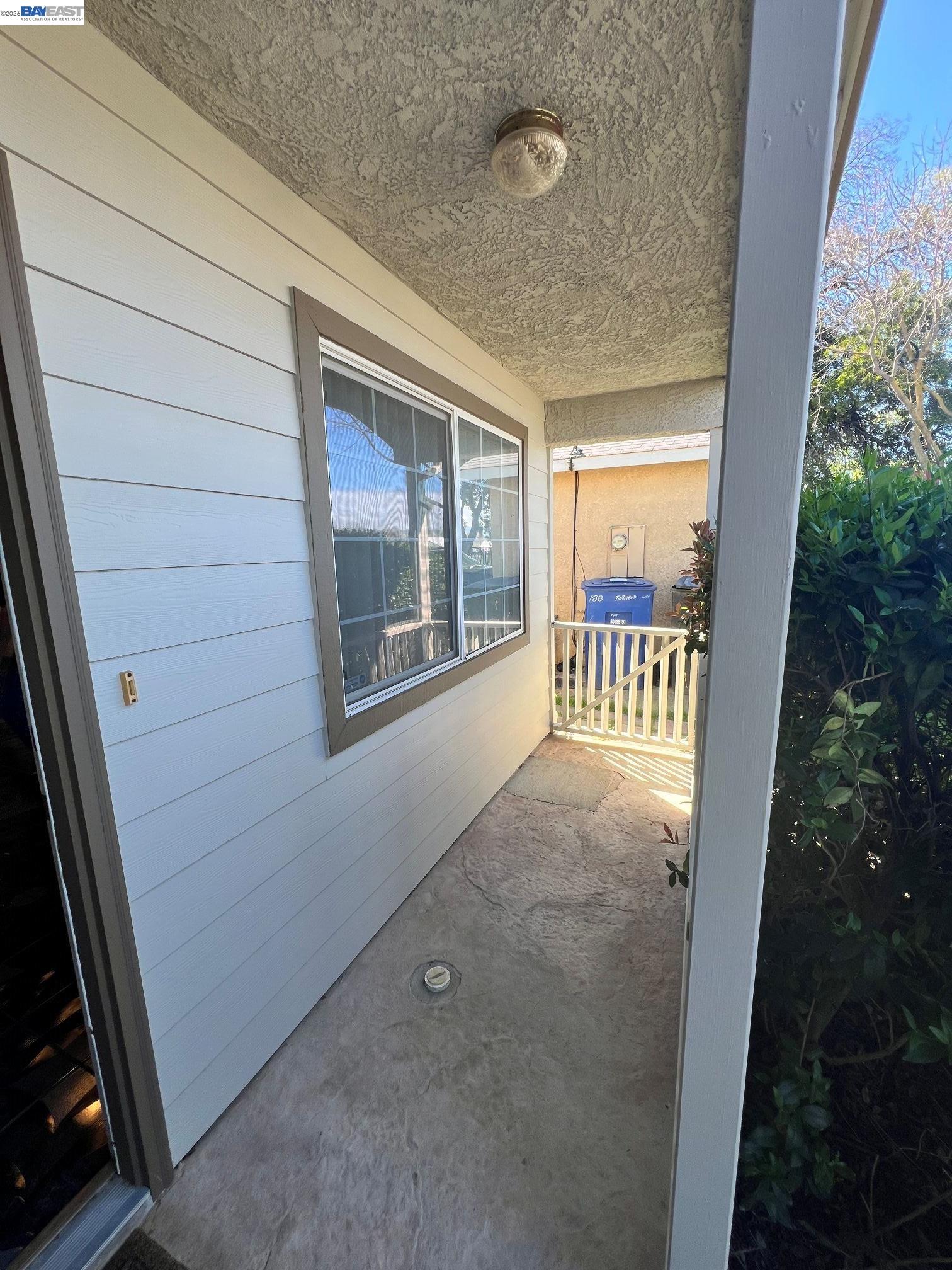 192 Torvend Way Patterson, CA 95363 - Photo 3 of 29