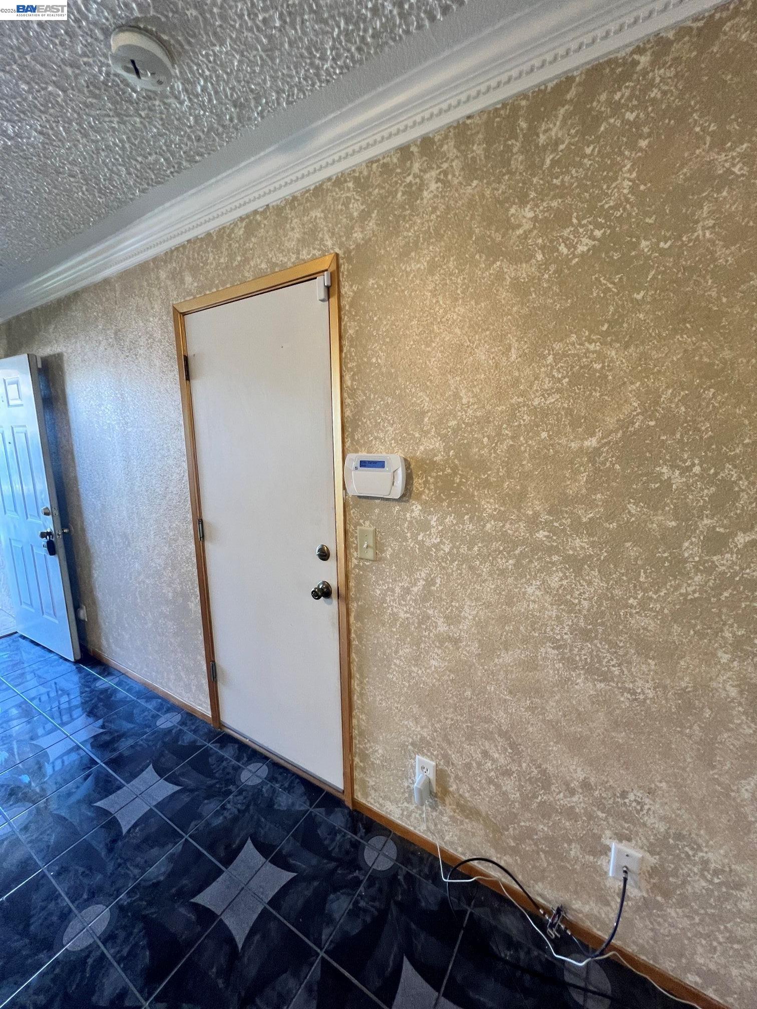 192 Torvend Way Patterson, CA 95363 - Photo 5 of 29 a view of small space