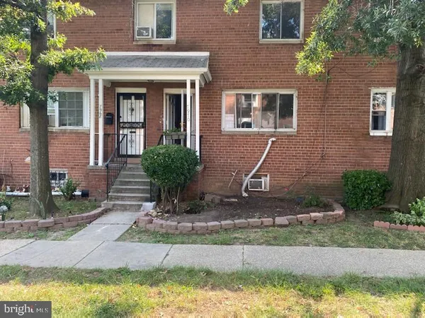 $2,600 | 7970 Riggs Road, Hyattsville, MD 20783