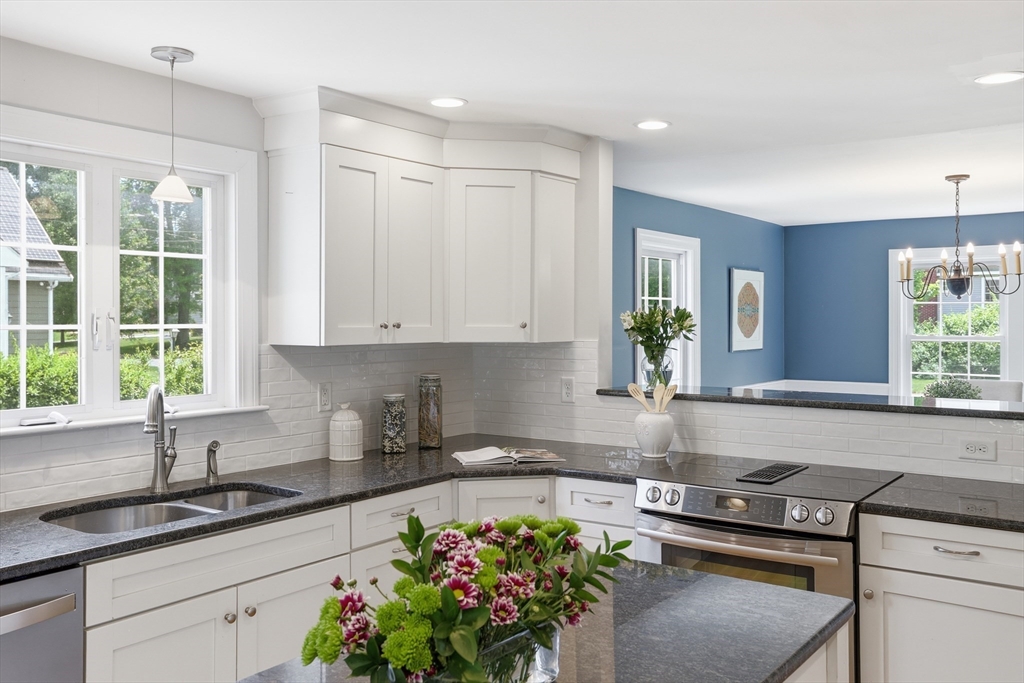 88 Southfield Road Concord, MA 01742 - Photo 6 of 41