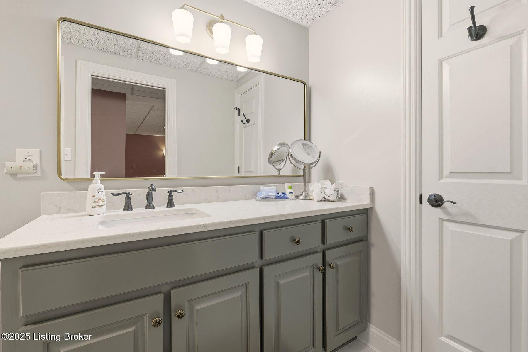 7403 Broad Run Road Louisville, KY 40291 - Photo 45 of 54 photo_online_044