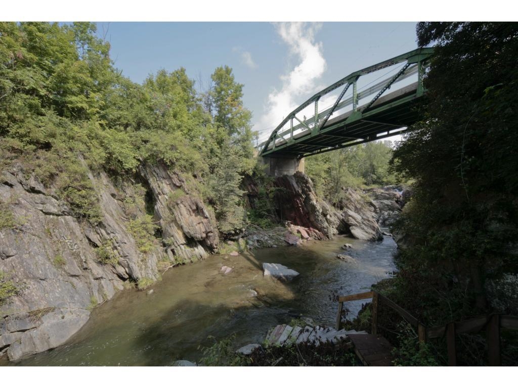 212 Thrall Road Poultney, VT 05764 - Photo 7 of 32