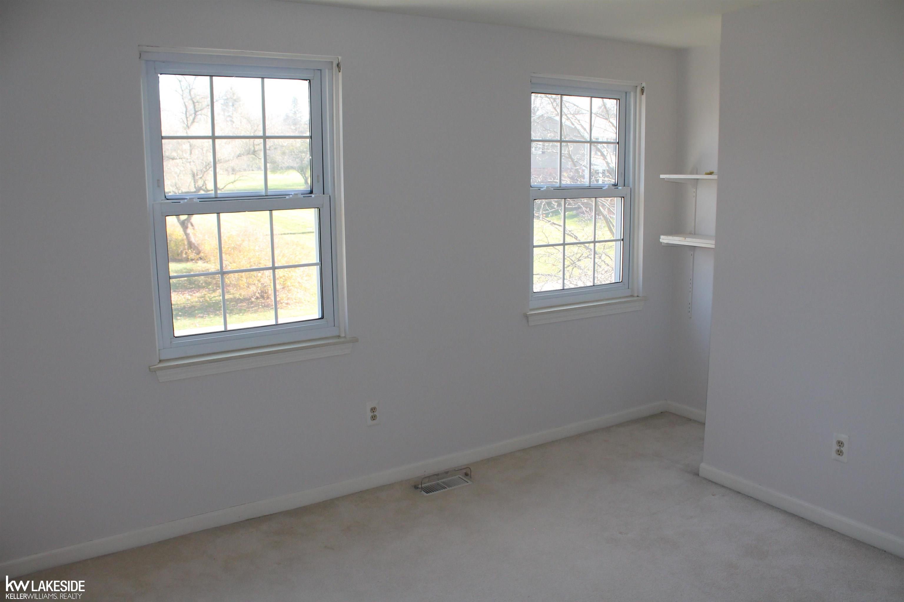 1438 Deerhurst Lane Rochester, MI 48307 - Photo 12 of 56 50084908-13.JPG
