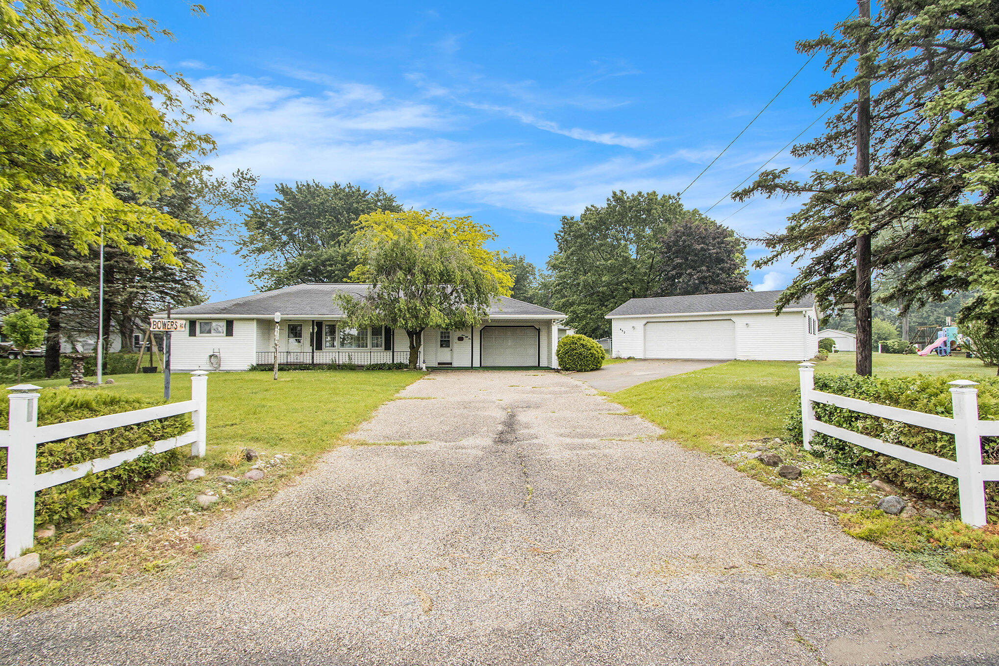 452 Long Lake Road Colon, MI 49040 - Photo 1 of 37 001_452longlake_51_235