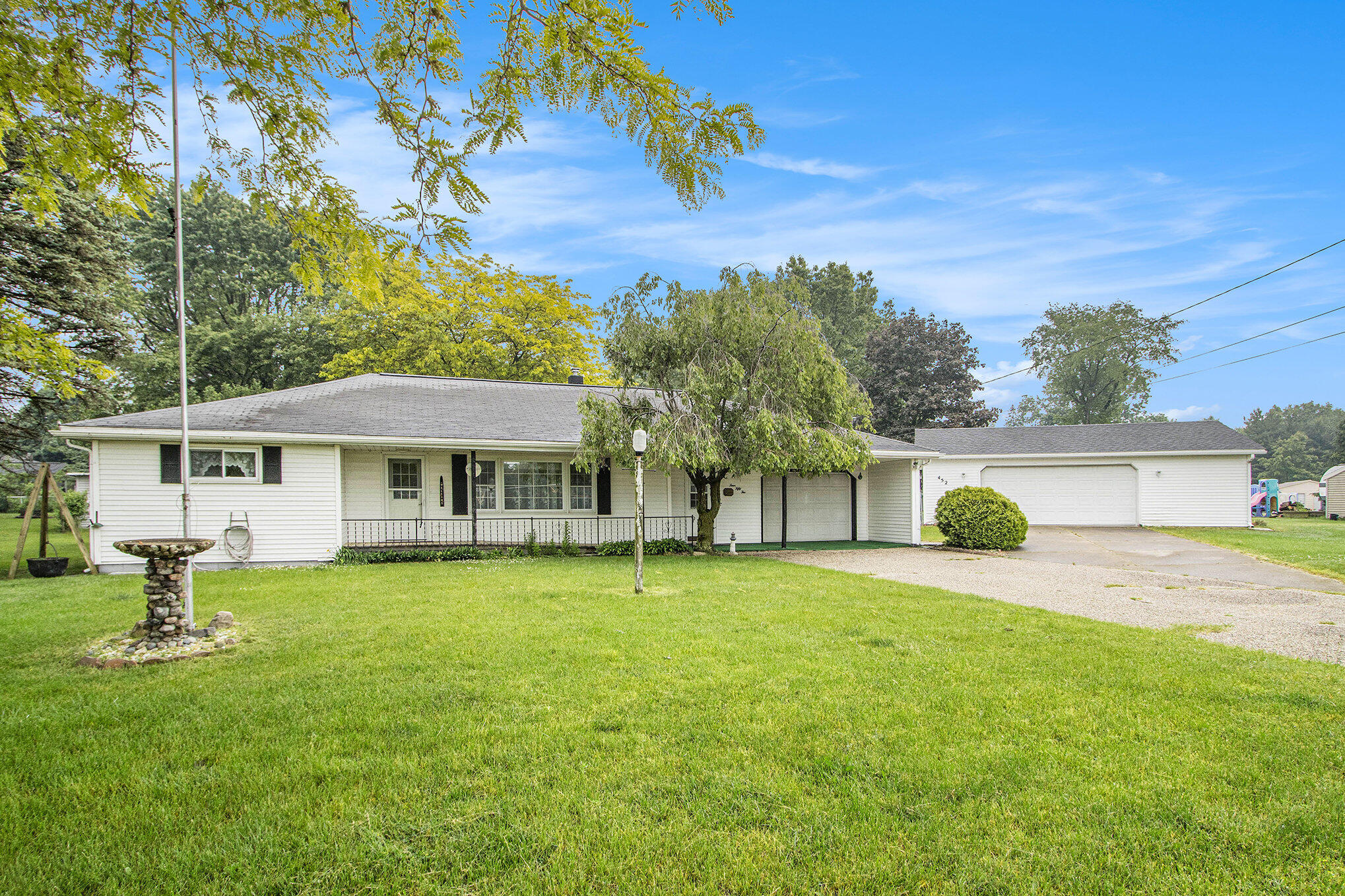 452 Long Lake Road Colon, MI 49040 - Photo 3 of 37 003_452longlake_50_93