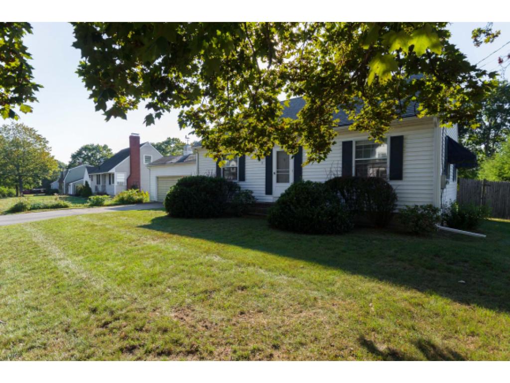11 Hawthorne Road Dover, NH 03820 - Photo 2 of 30