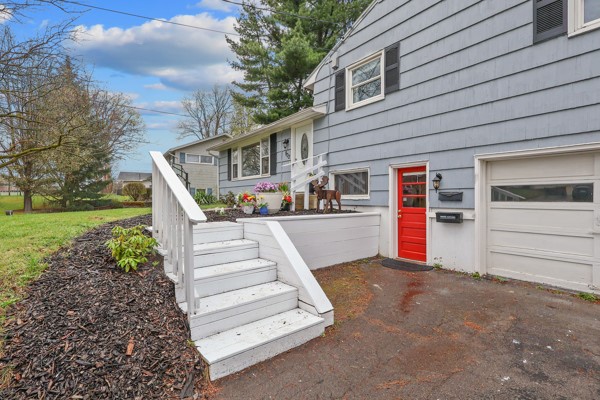 902 Leroy Road Cicero, NY 13212 - Photo 2 of 27