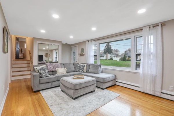 902 Leroy Road Cicero, NY 13212 - Photo 4 of 27