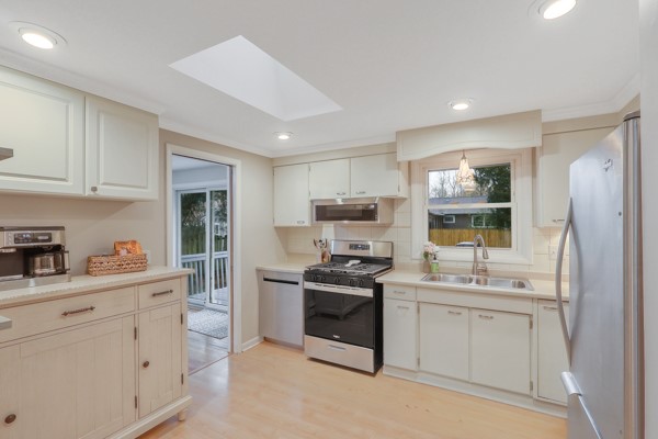 902 Leroy Road Cicero, NY 13212 - Photo 9 of 27