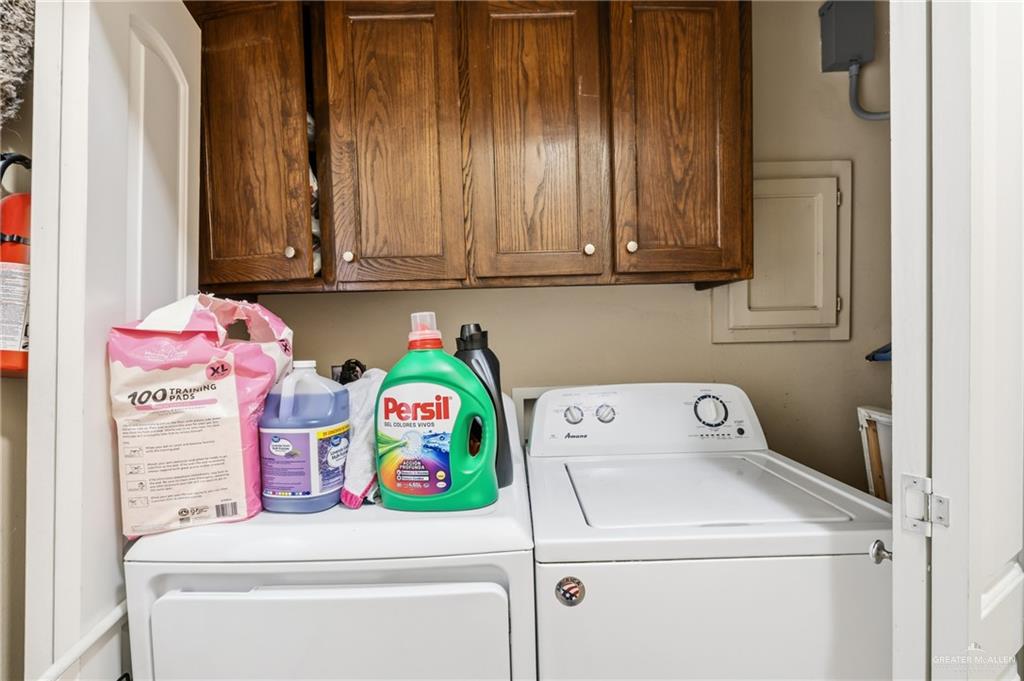 3005 South L Street, Unit 3 McAllen, TX 78503 - Photo 10 of 14 a utility room with dryer and washer