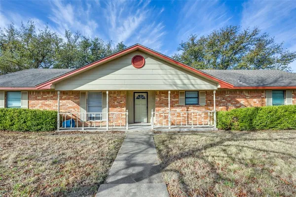 $2,200 | 14329 Highway 75, Van Alstyne, TX 75495