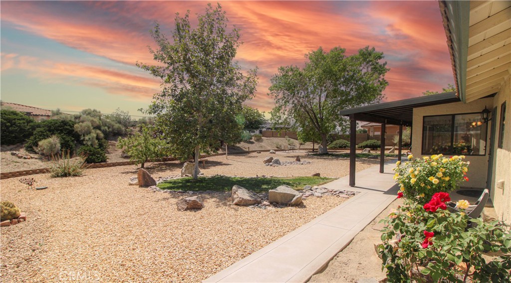 16319 Kasota Road Apple Valley, CA 92307 - Photo 4 of 28
