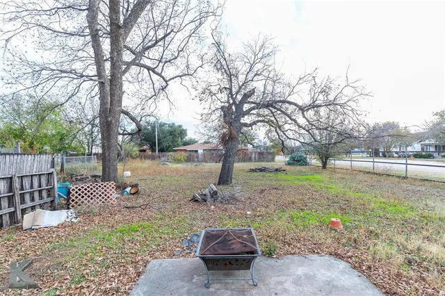 $150,000 | 141 East 3rd Street, Baird, TX 79504