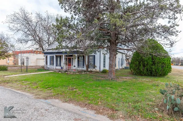 $150,000 | 141 East 3rd Street, Baird, TX 79504