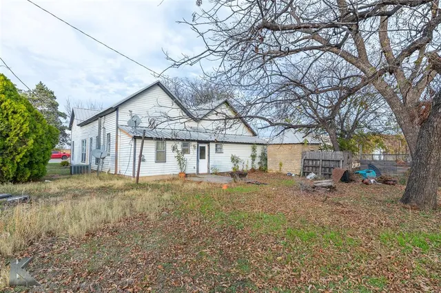 $150,000 | 141 East 3rd Street, Baird, TX 79504