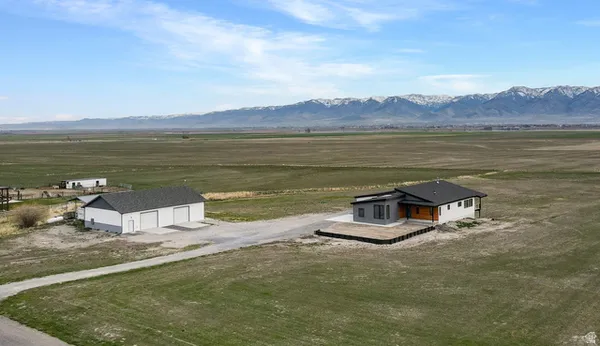 $1,248,000 | 2110 North 6750th Street West, Mendon, UT 84325