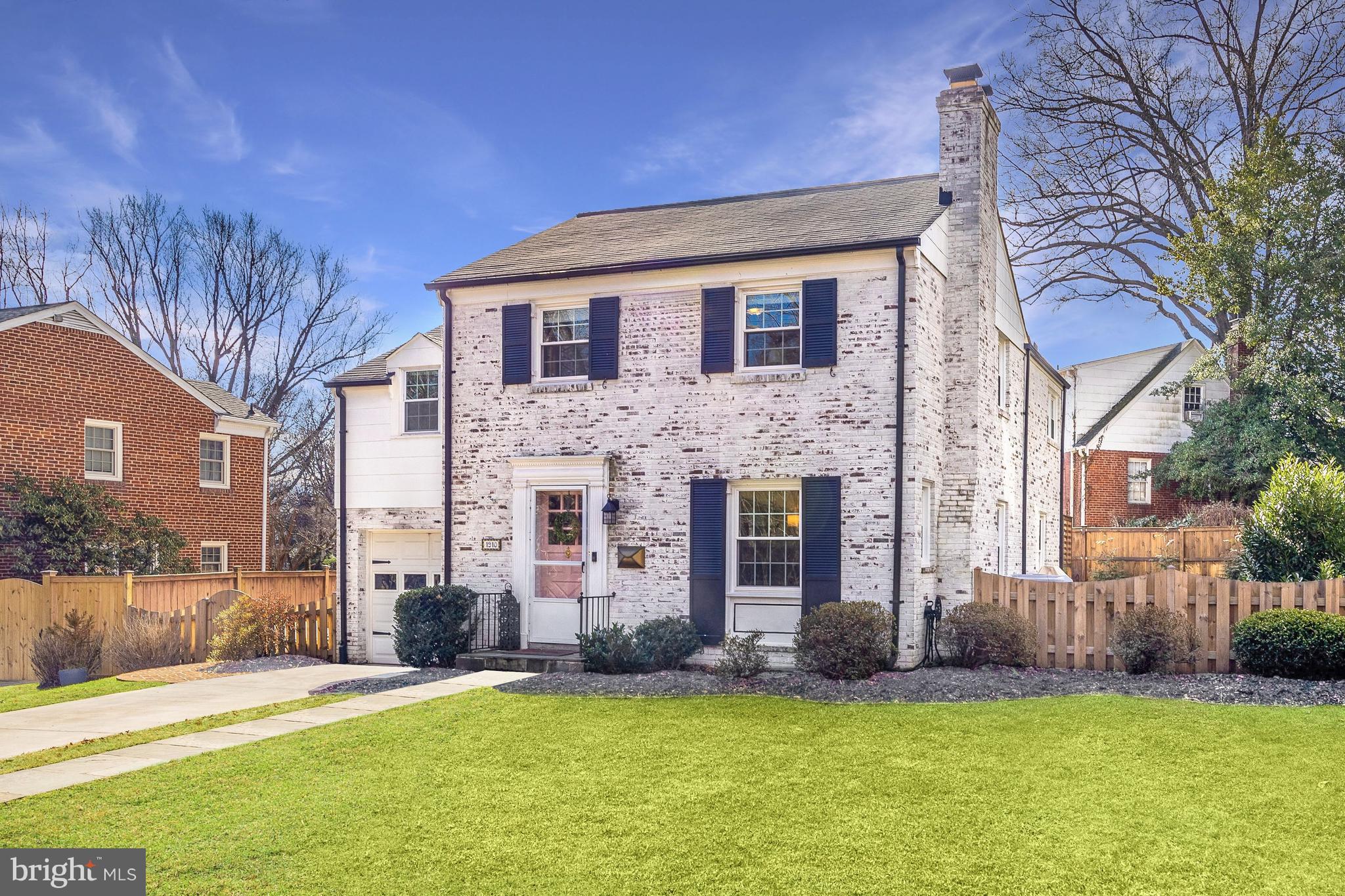 Welcome to 1910 Everest Street!