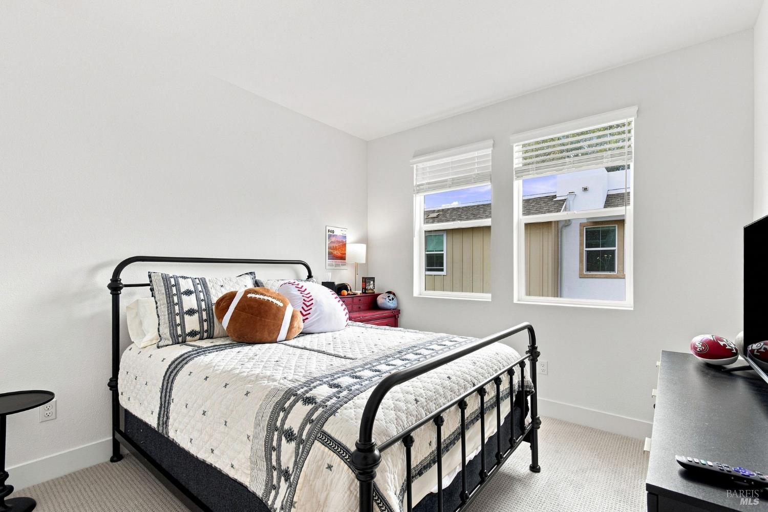 659 Semillon Lane Santa Rosa, CA 95403 - Photo 22 of 33 Gallery Image 22