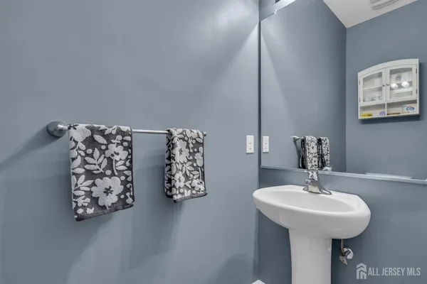 $749,900 | 81B North Locust Avenue, Unit A, Evesham, NJ 08053