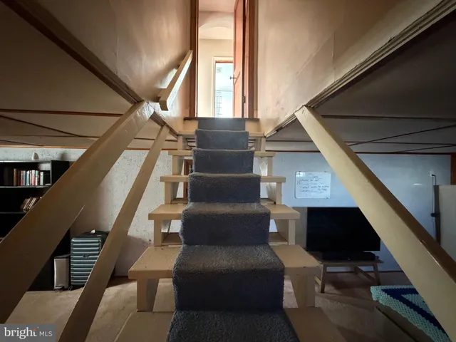 a view of entryway and hall