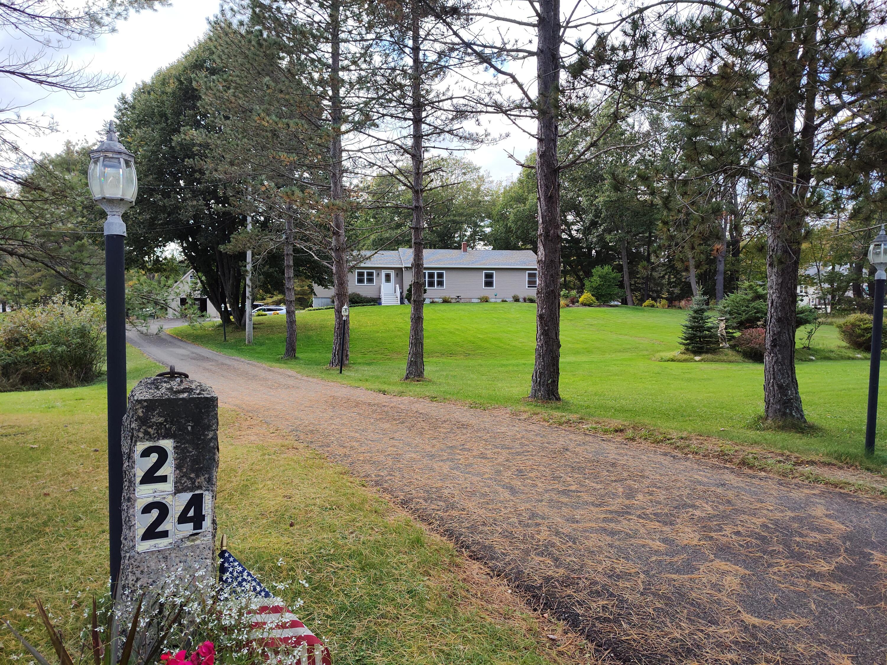 224 North Road Yarmouth, ME 04096 - Photo 1 of 33 1 224 front drive