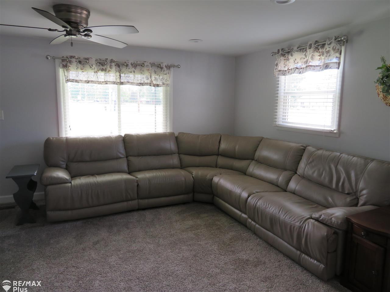 4387 North Genesee Road Flint, MI 48506 - Photo 6 of 22 50046617-5.JPG
