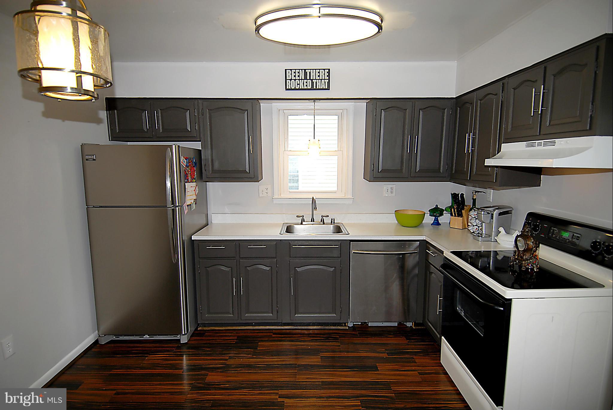 318 Salisbury Road Edgewater, MD 21037 - Photo 11 of 27 Kitchen