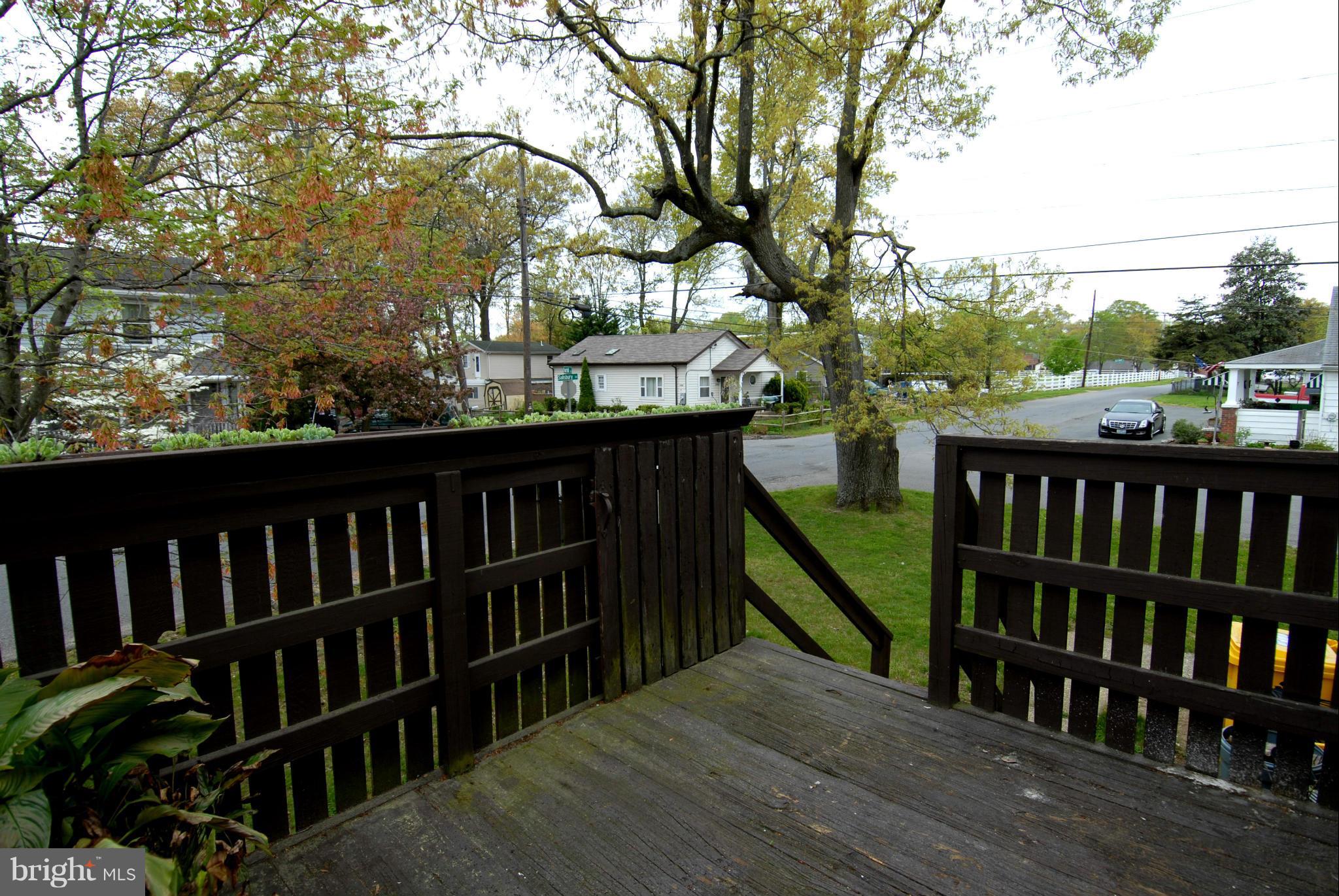 318 Salisbury Road Edgewater, MD 21037 - Photo 26 of 27 Custom Deck