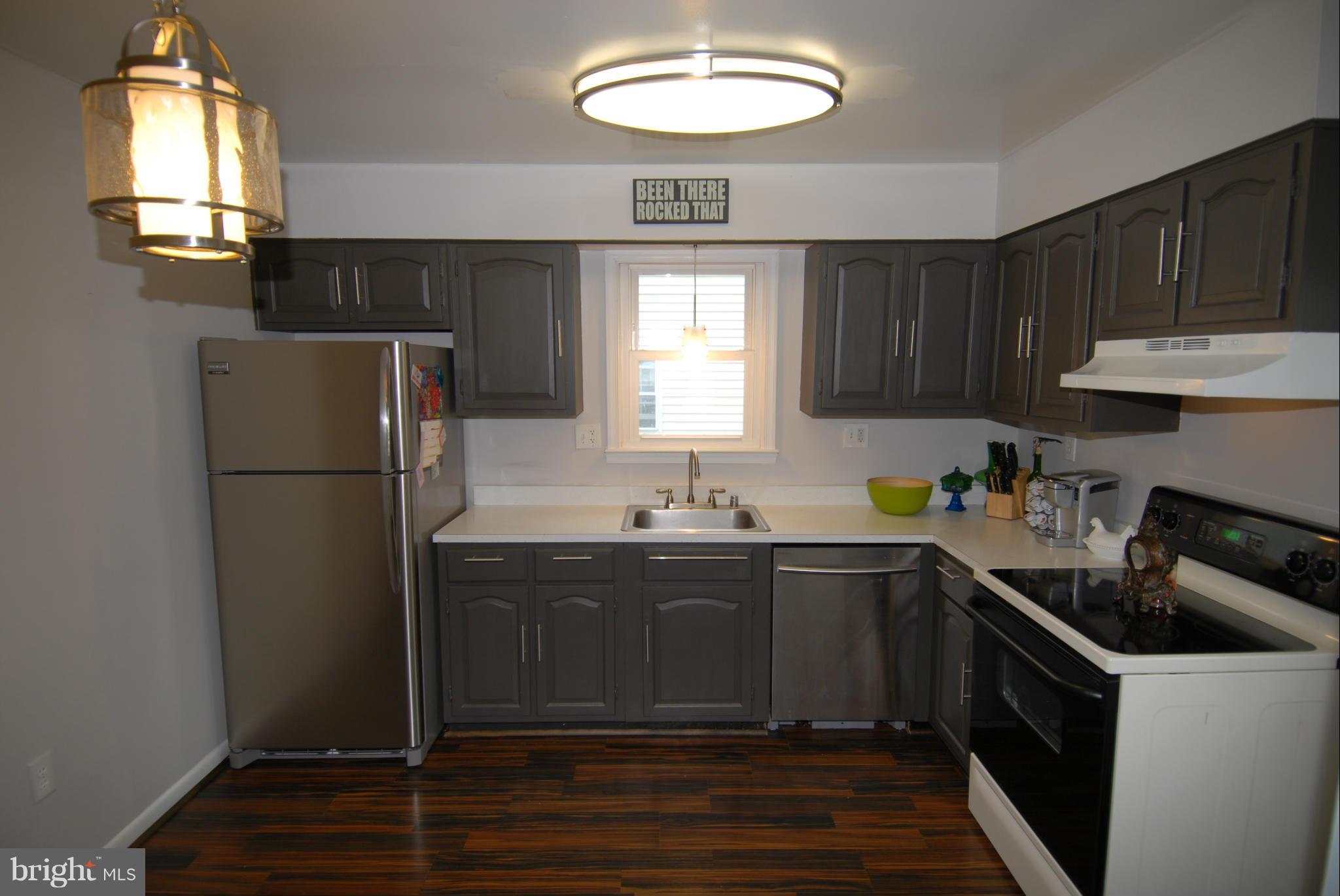 318 Salisbury Road Edgewater, MD 21037 - Photo 10 of 27 Kitchen
