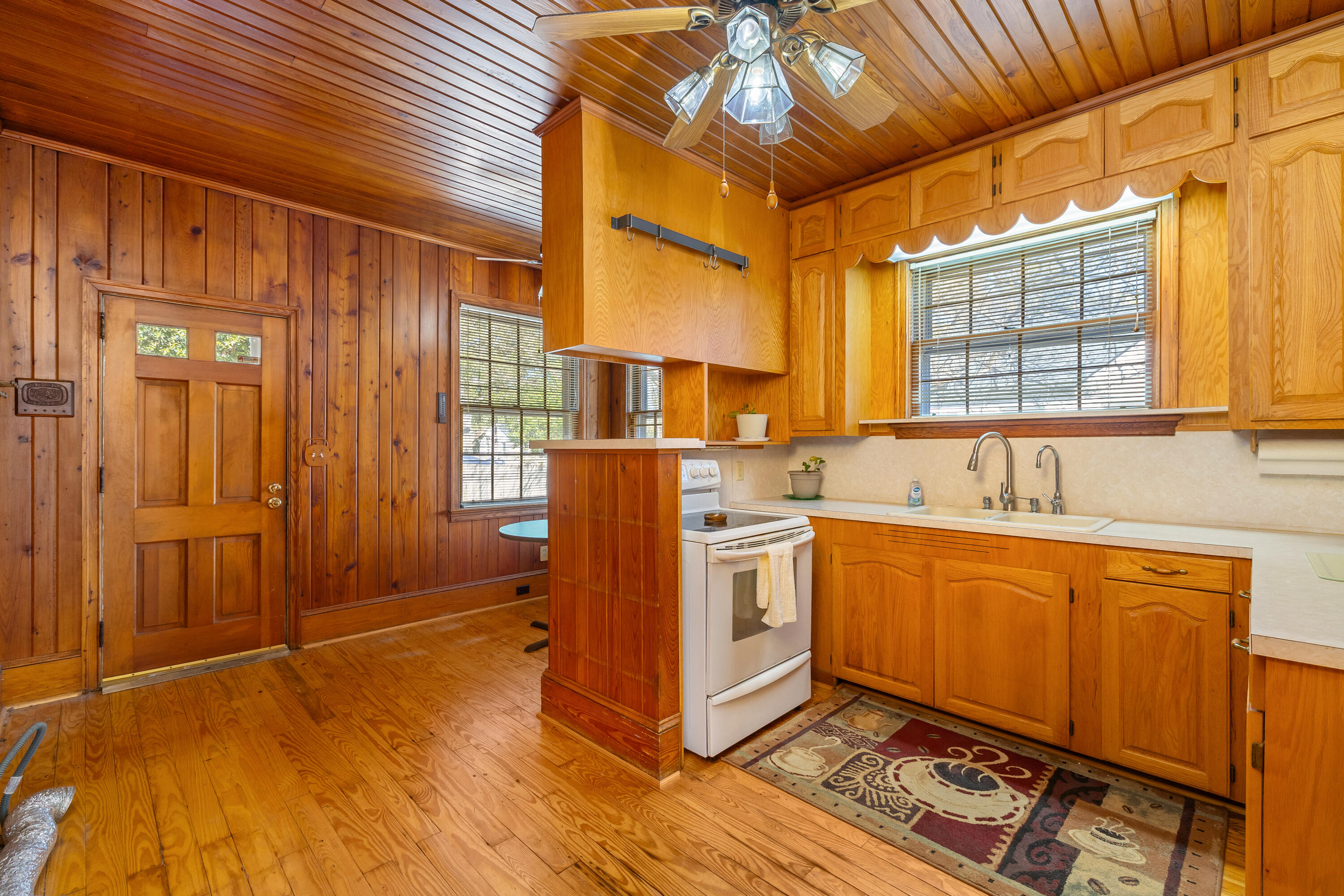 537 West Calhoun Street Sumter, SC 29150 - Photo 30 of 40 Beautiful Cabinets in Kitchen, was updated several years ago.