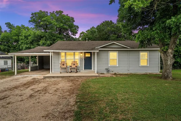 $250,000 | 911 South Main Street, West, TX 76691