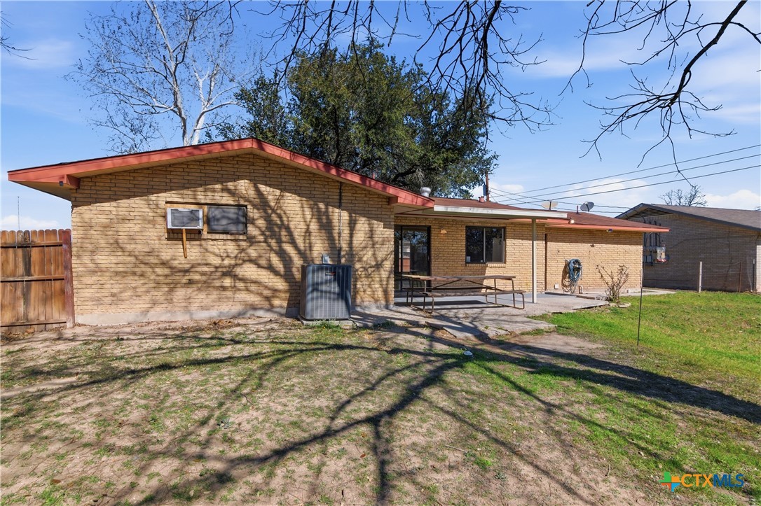 102 Runnel Street Seguin, TX 78155 - Photo 28 of 34 a view of a house with backyard and porch