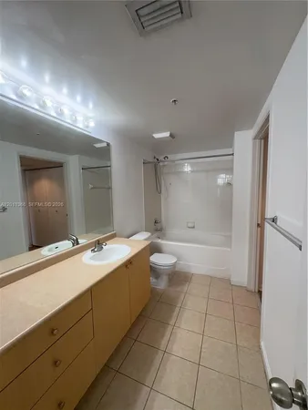 $1,990 | 1919 Van Buren Street, Unit 403A, Hollywood, FL 33020