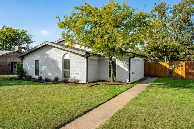 $1,900 | 11355 Quail Run Street, Dallas, TX 75238