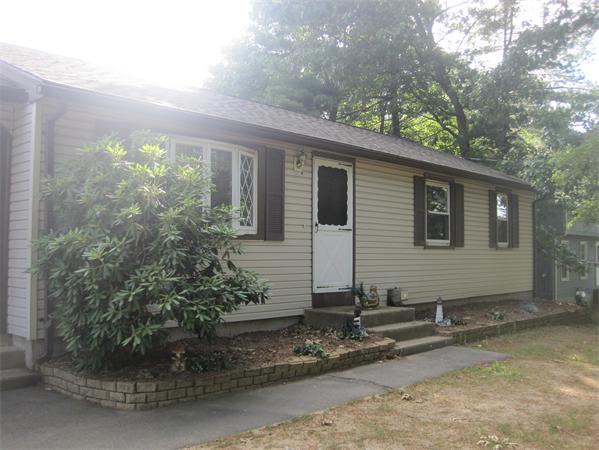 412 Southampton Road Holyoke, MA 01040 - Photo 3 of 26