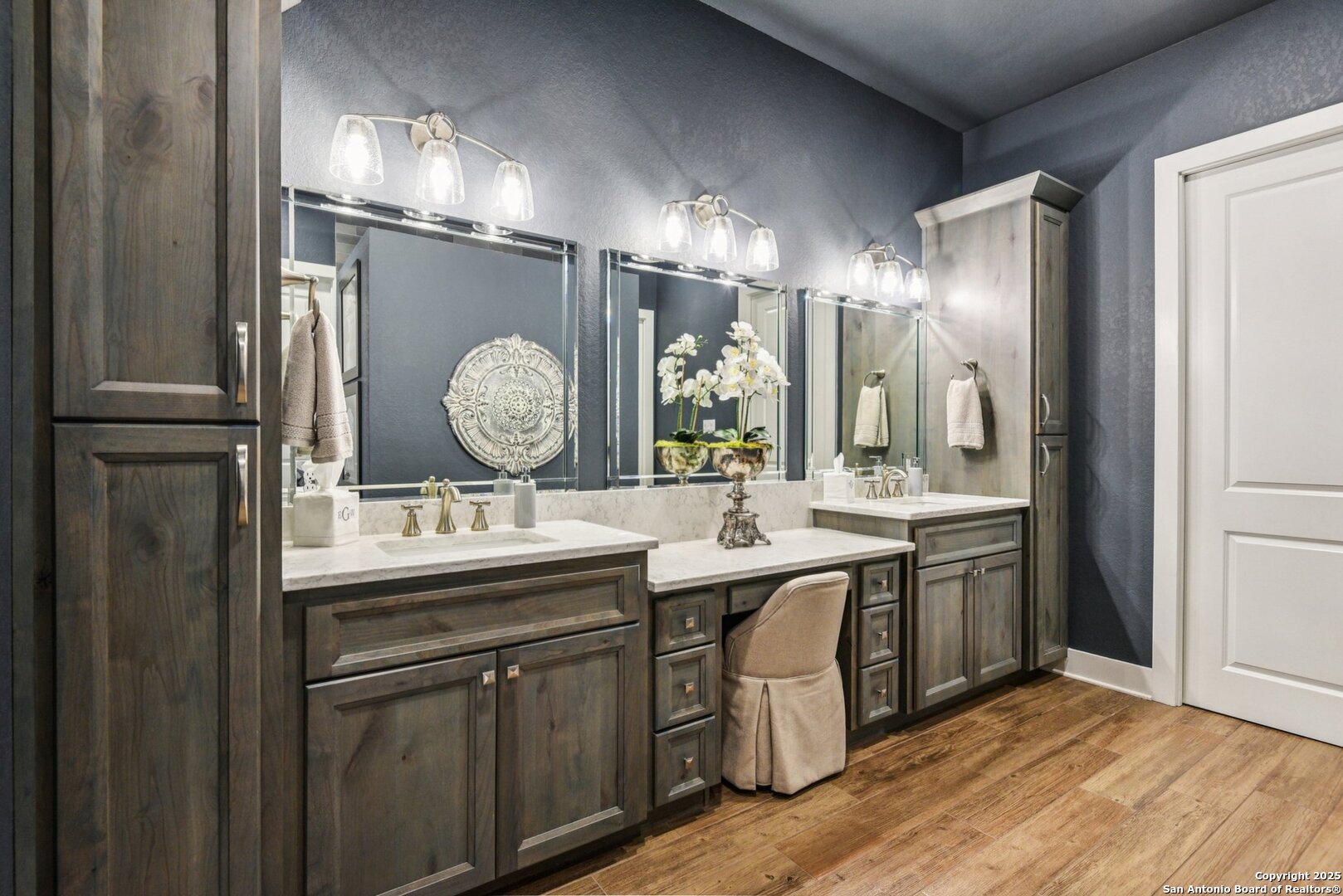 449 Hanging Oak Spring Branch, TX 78070 - Photo 37 of 49 a bathroom with a sink and a mirror