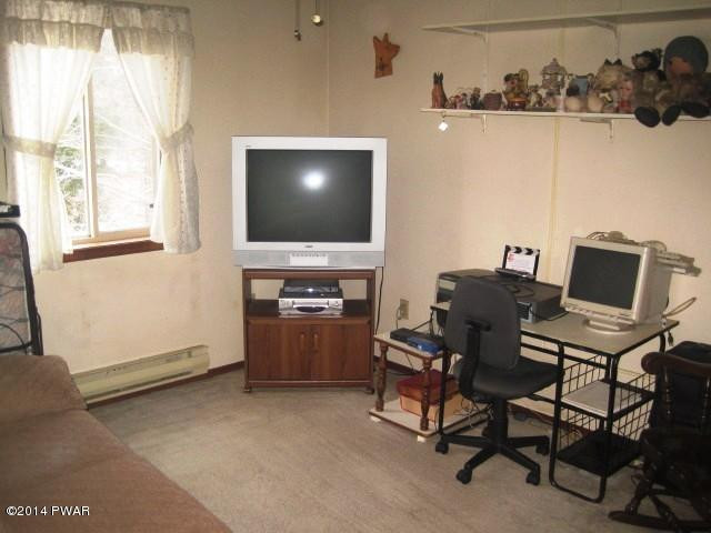 1009 Ridge Drive Gouldsboro, PA 18424 - Photo 27 of 37