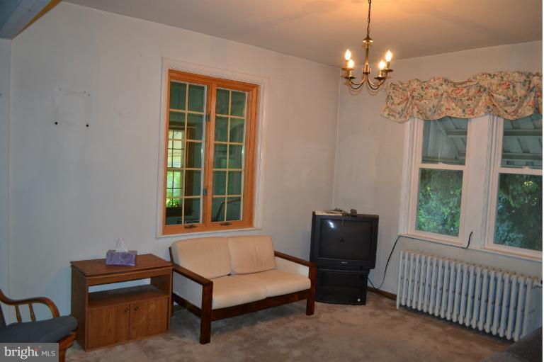 4408 Ridge Road Baltimore, MD 21236 - Photo 3 of 11 Interior (General)