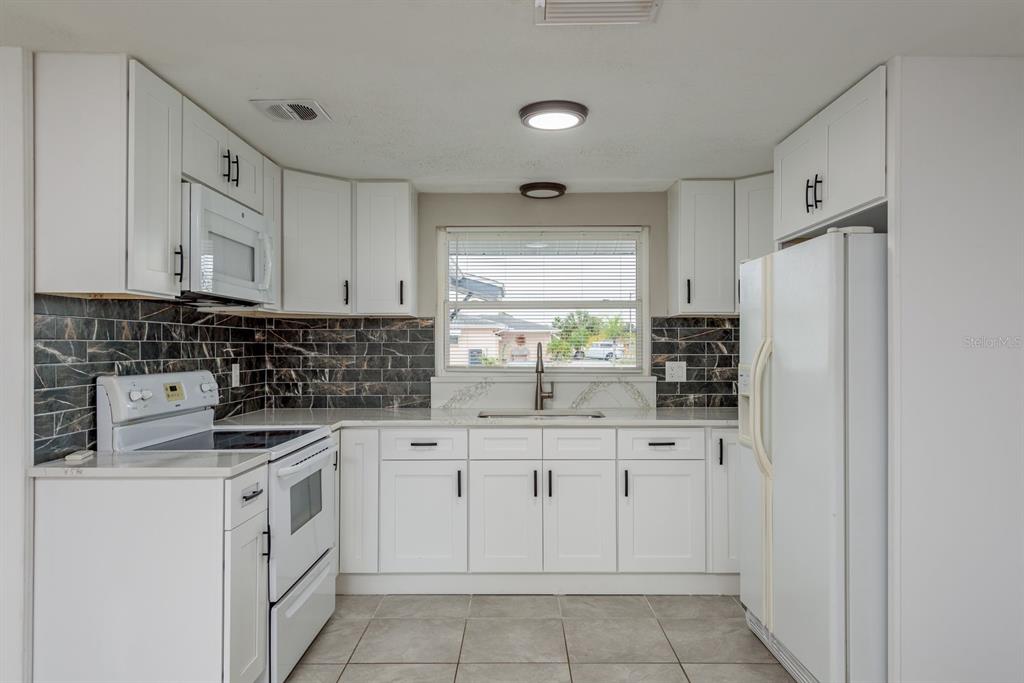 10521 Oak Hill Drive Port Richey, FL 34668 - Photo 14 of 29