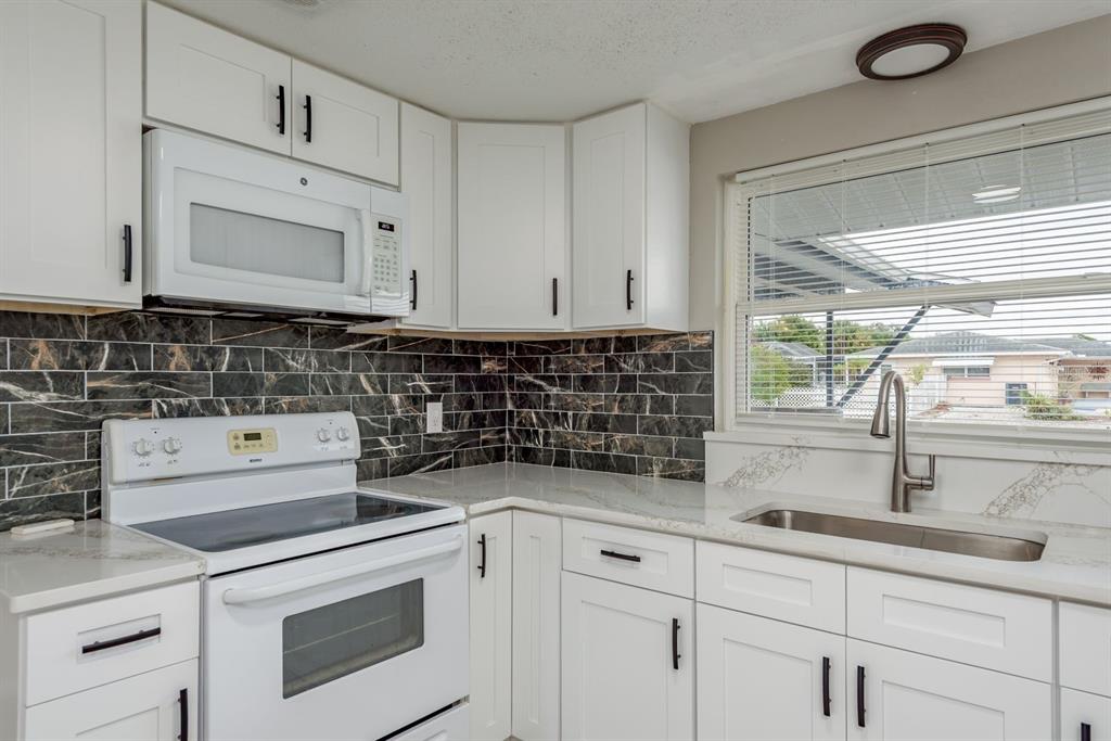 10521 Oak Hill Drive Port Richey, FL 34668 - Photo 16 of 29