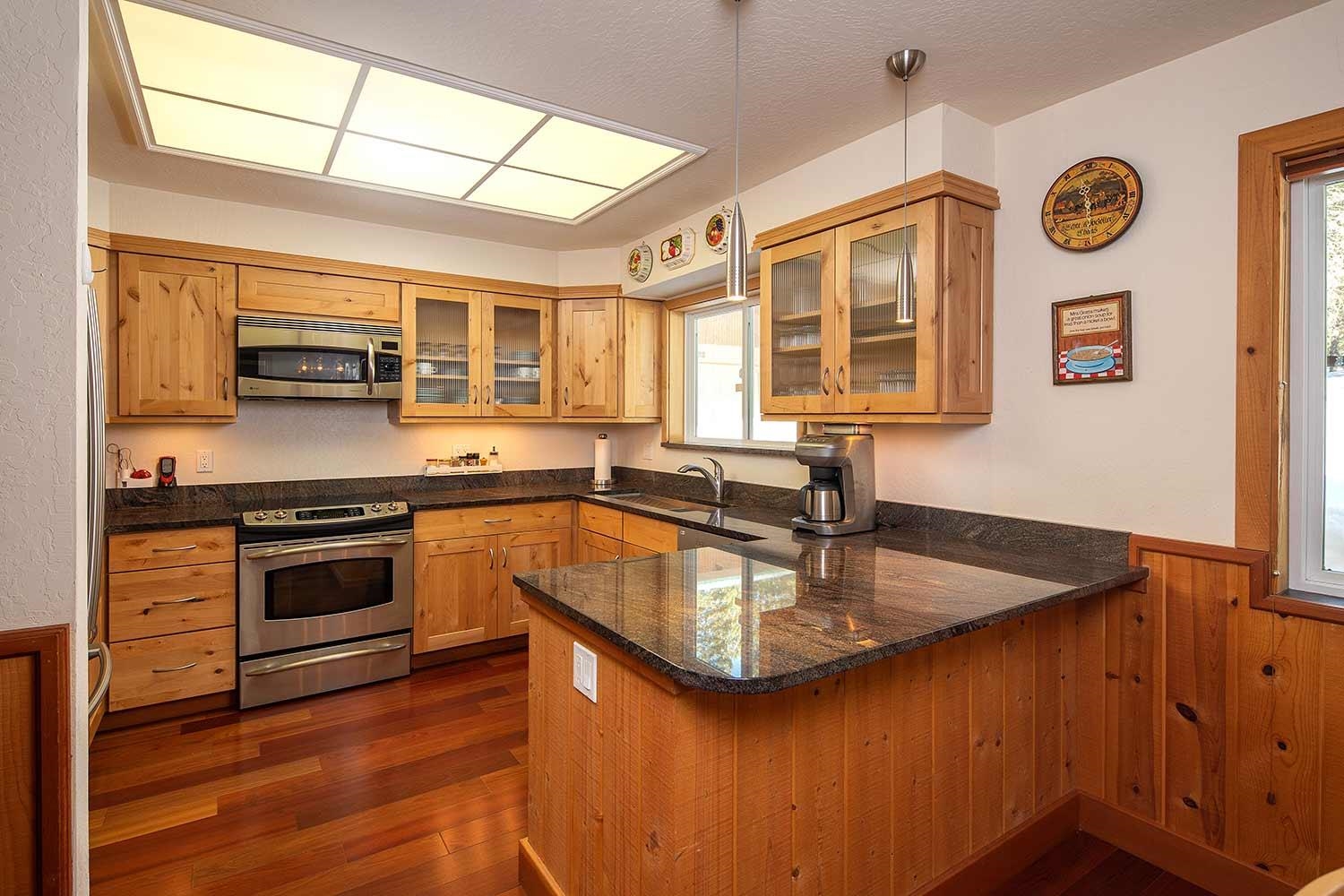 12004 Kitzbuhel Road Truckee, CA 96161 - Photo 8 of 21 Gallery Image 8