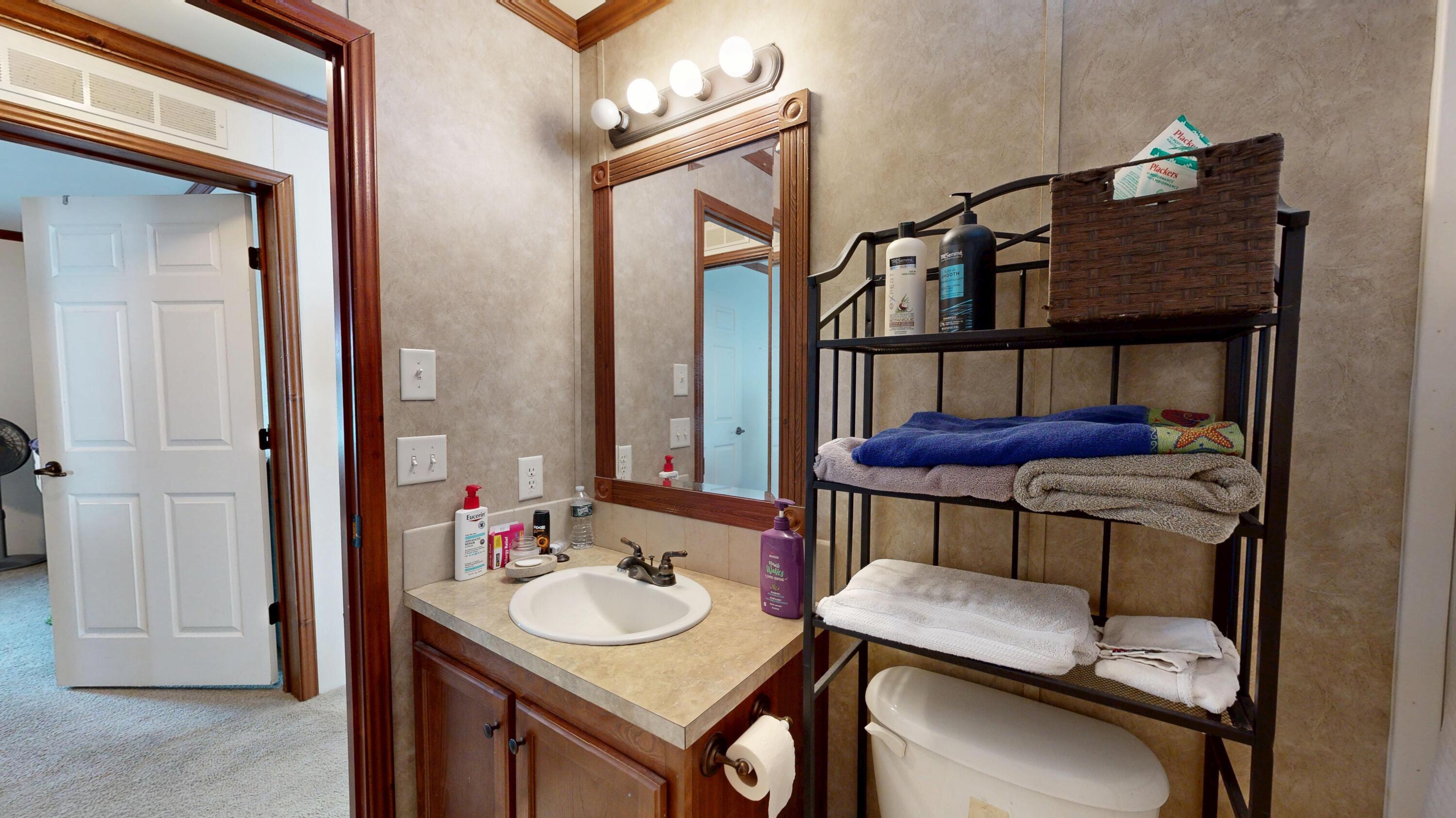 8 Sheldon Place Lewiston, ME 04240 - Photo 23 of 32 Bathroom