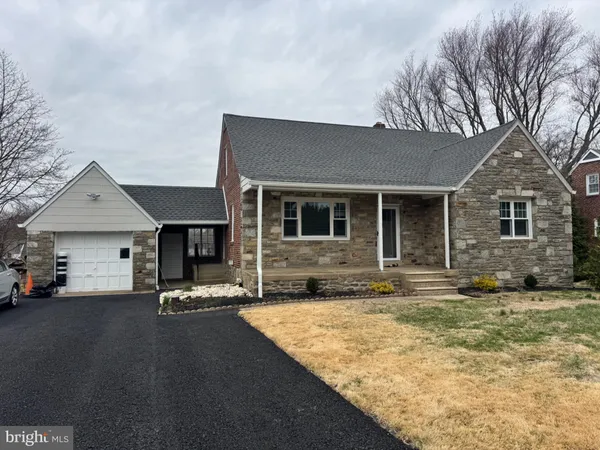 $2,850 | 36 Gravel Hill Road, Huntingdon Valley, PA 19006