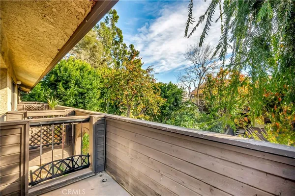 $435,000 | 7308 Corbin Avenue, Unit G, Reseda, CA 91335