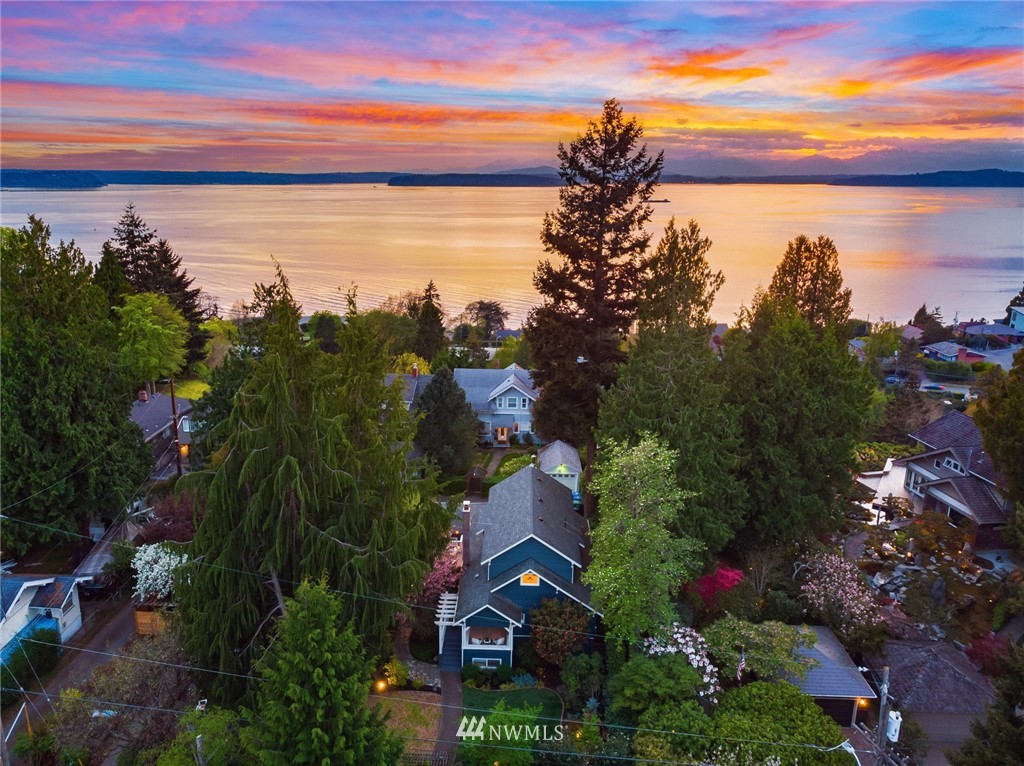 6979 47th Avenue Southwest Seattle, WA 98136 - Photo 2 of 31 Gallery Image 2