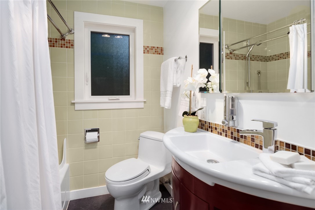 6979 47th Avenue Southwest Seattle, WA 98136 - Photo 14 of 31 Gallery Image 14